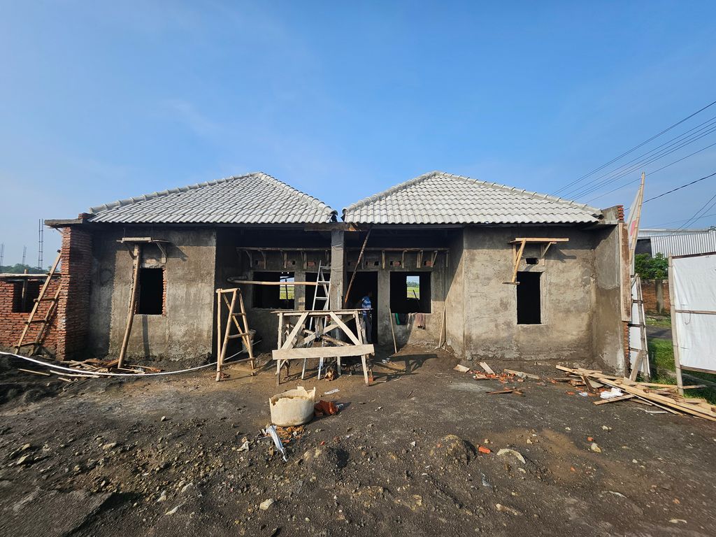foto tampak rumah tipe 30/61 perumahan HOME PARANGJORO 2