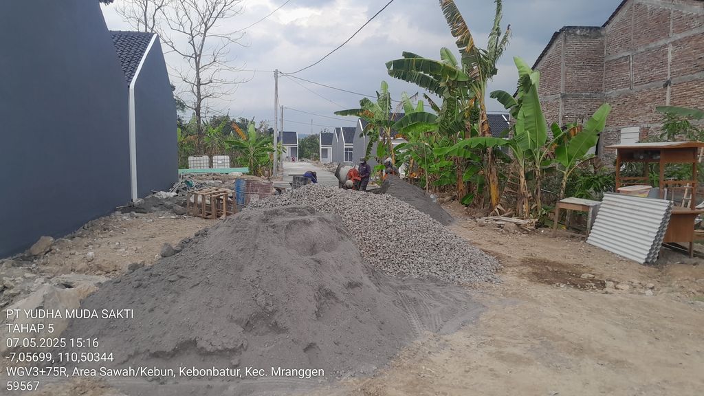 foto gerbang perumahan PAYON METESEH PERUMNAS PUCANG GADING TAHAP 5