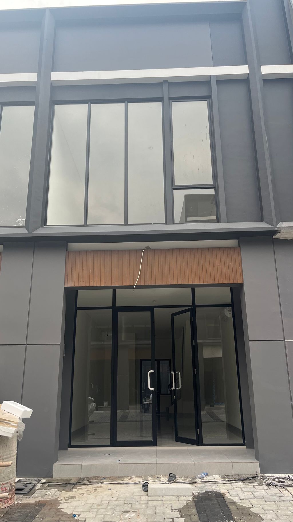 foto tampak rumah tipe HAMPTON 2/B/26 perumahan Ruko Hampton Avenue