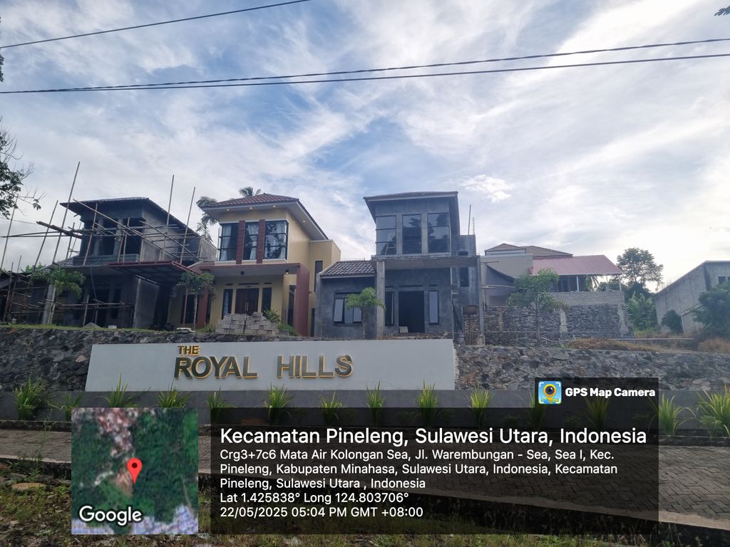 foto gerbang perumahan THE ROYAL HILLS