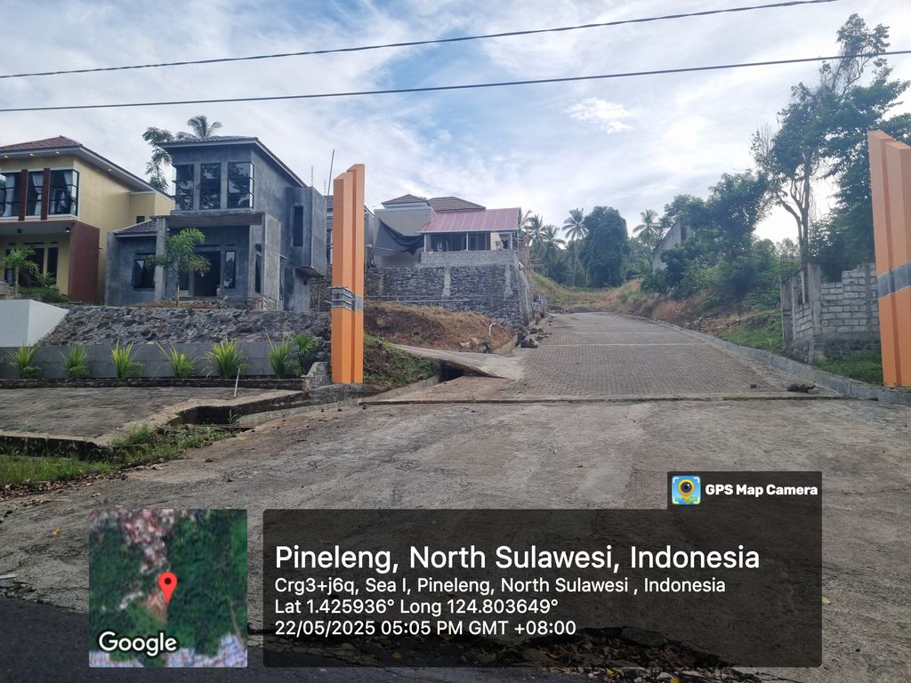 foto posisi tengah perumahan THE ROYAL HILLS