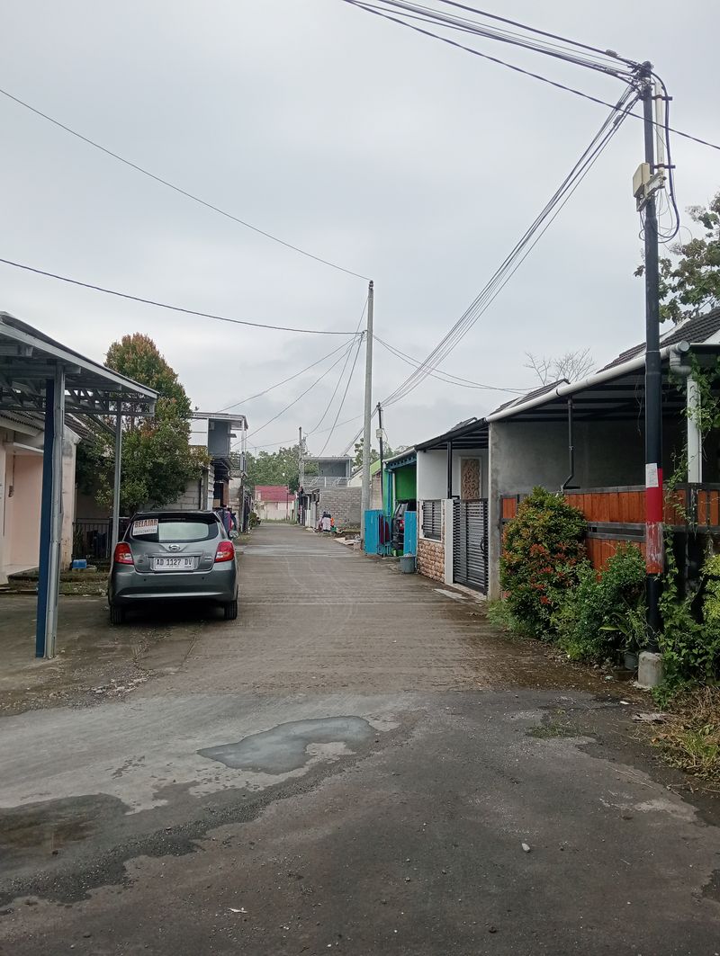 foto posisi tengah perumahan DEWI SINTA RESIDENCE