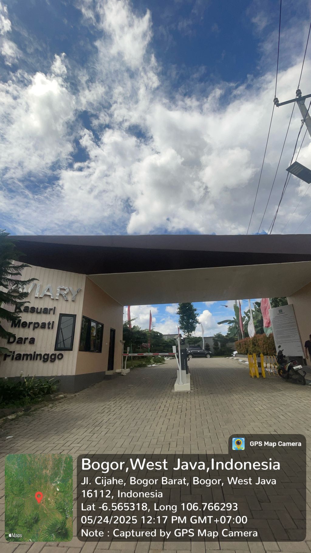 foto gerbang perumahan Aviary Residence