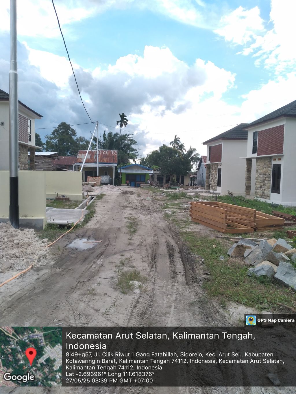 foto posisi tengah perumahan GREEN HILLS