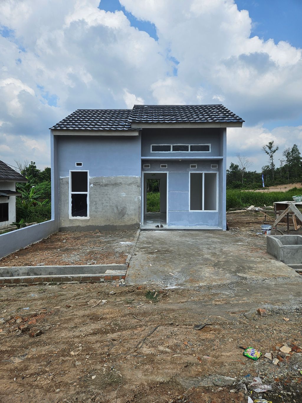 foto contoh rumah perumahan Mayland Regency