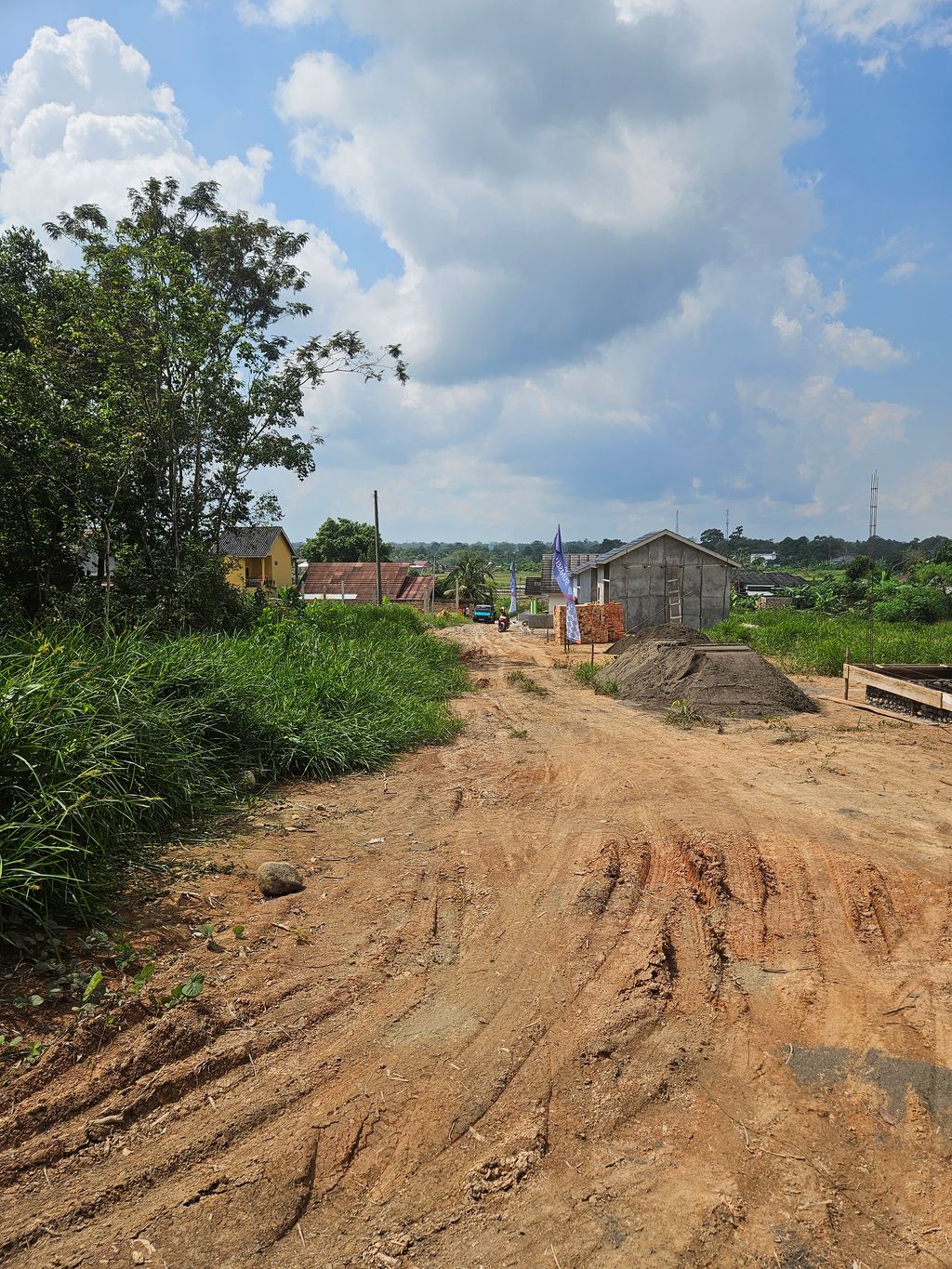 foto gerbang perumahan Mayland Regency
