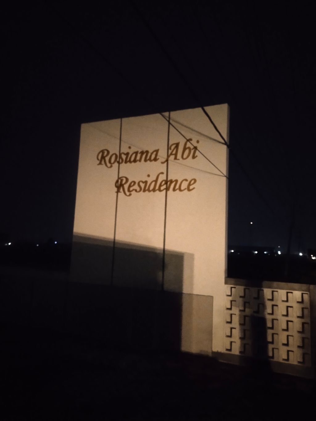 foto gerbang perumahan Rosiana Abi Residence