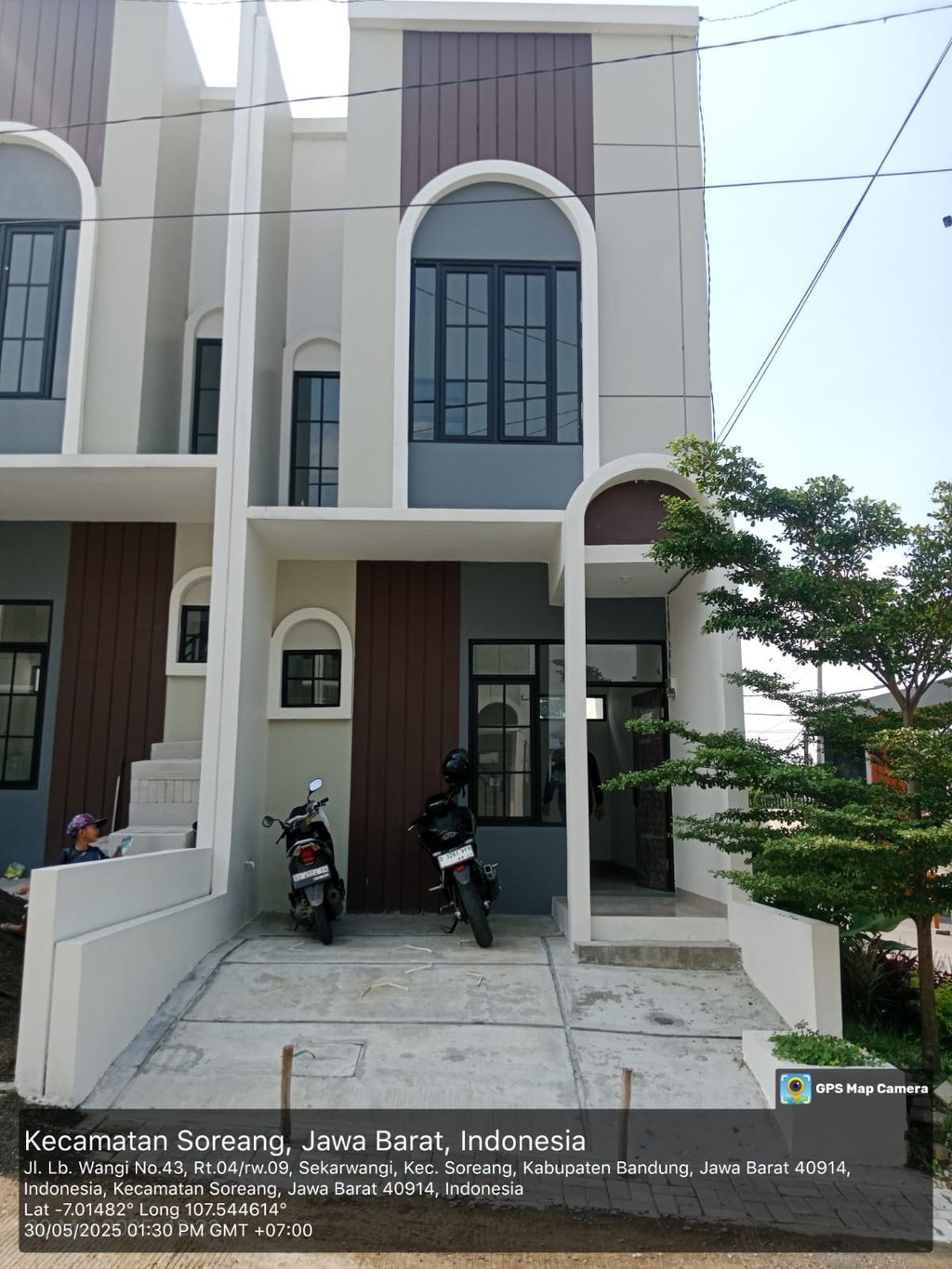 foto tampak rumah tipe 50 Compact 3 Kamar HC (578) perumahan Seroja Home Residence 4