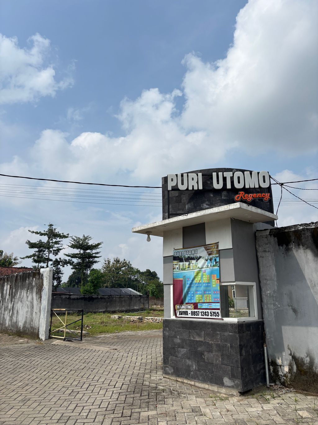 foto gerbang perumahan Perumahan Puri Utomo