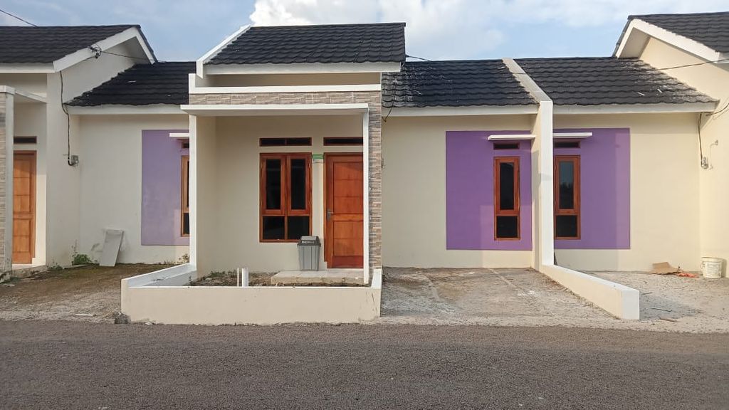 foto tampak rumah tipe 33/60 perumahan GRAHA LEMBAYUNG REGENCY