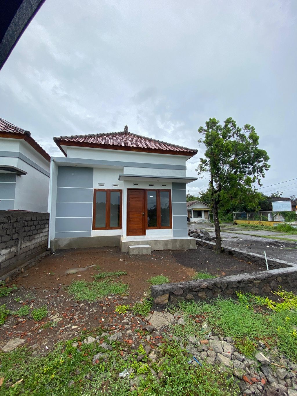 foto tampak rumah tipe 36/100 perumahan Banyubiru Residence