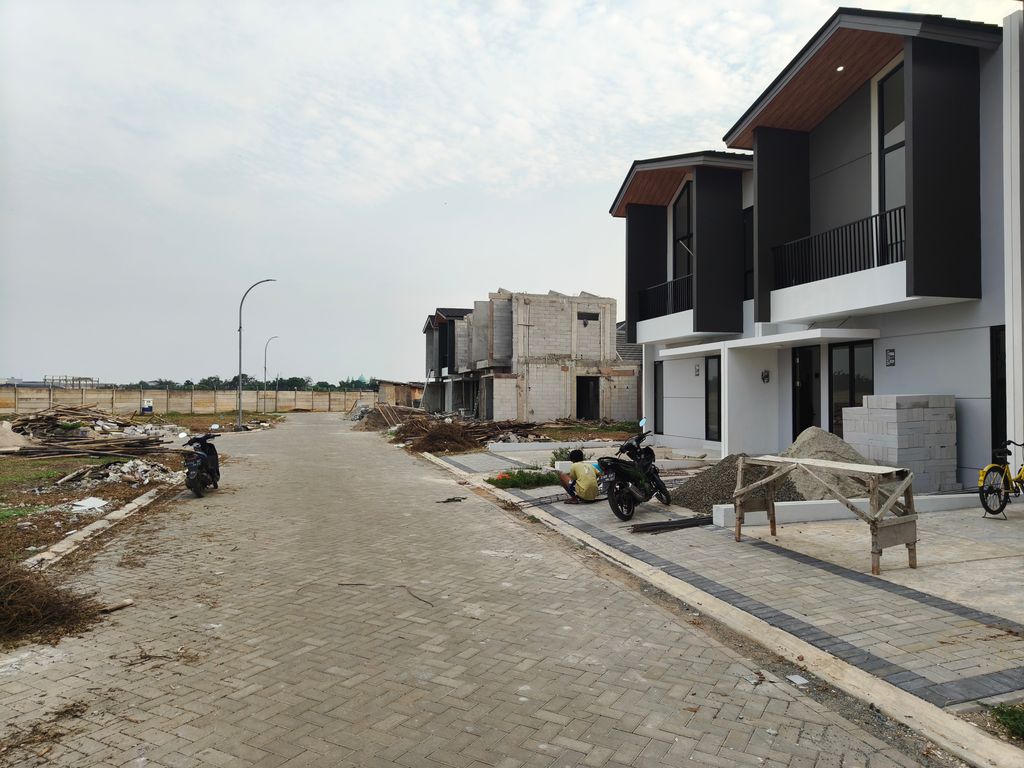 foto posisi tengah perumahan IMPERIAL SPRING