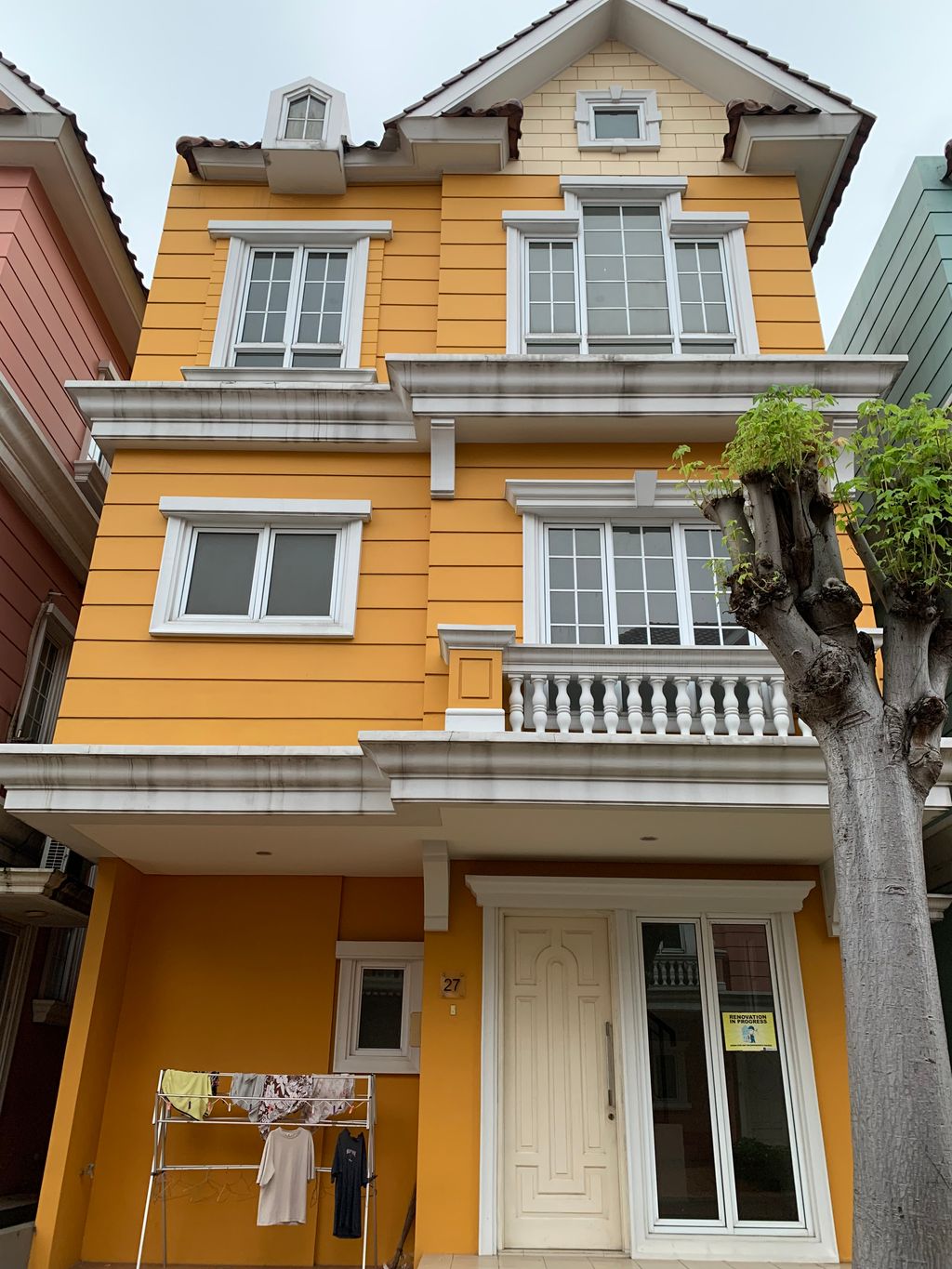 foto tampak rumah tipe MARCY/27 perumahan OMAHA VILLAGE