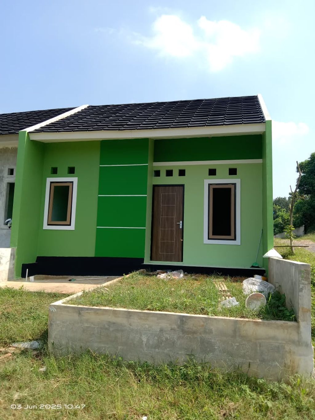 foto tampak rumah tipe 30/66 perumahan Griya Ayu Residence Geneng