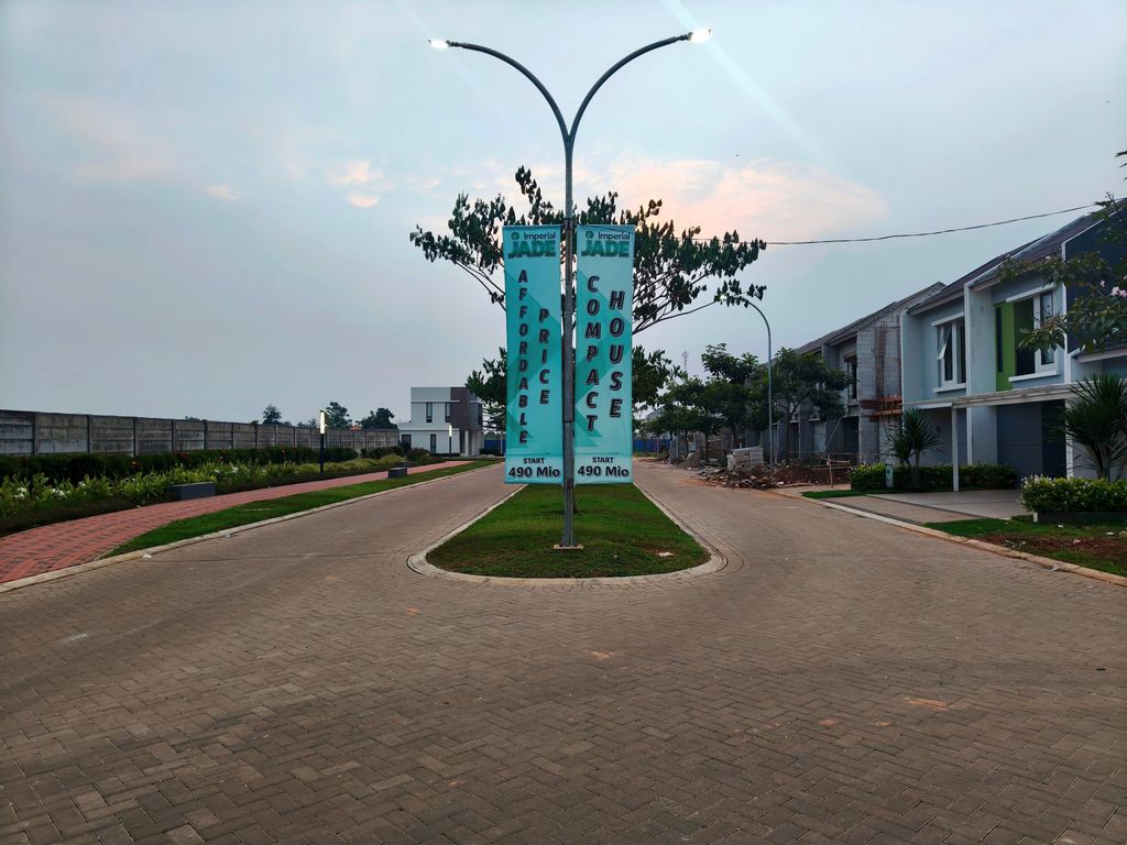 foto posisi tengah perumahan IMPERIAL JADE