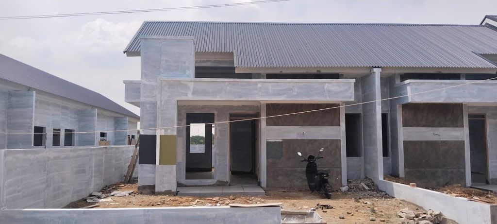 foto tampak rumah tipe 51/136 perumahan GOLDEN LAND SEJOHOR