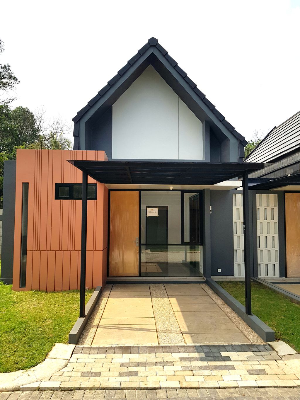 foto tampak rumah tipe GAIA perumahan The Ayarahill AT Serpong