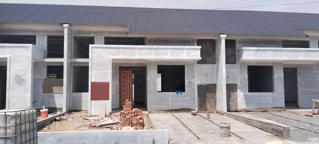 foto tampak rumah tipe 56/135 perumahan GOLDEN LAND SEJOHOR