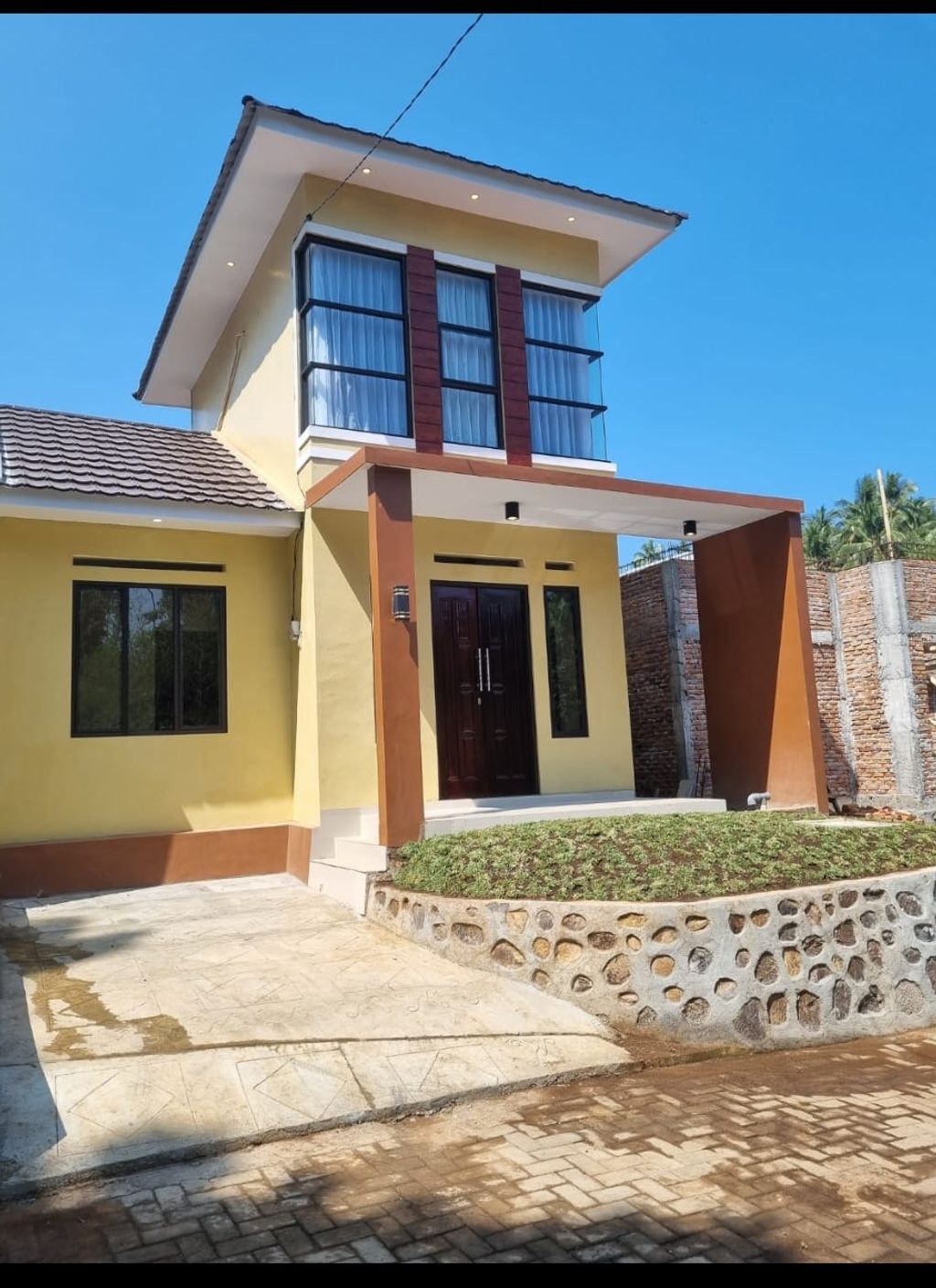 foto tampak rumah tipe Queen1 perumahan THE ROYAL HILLS