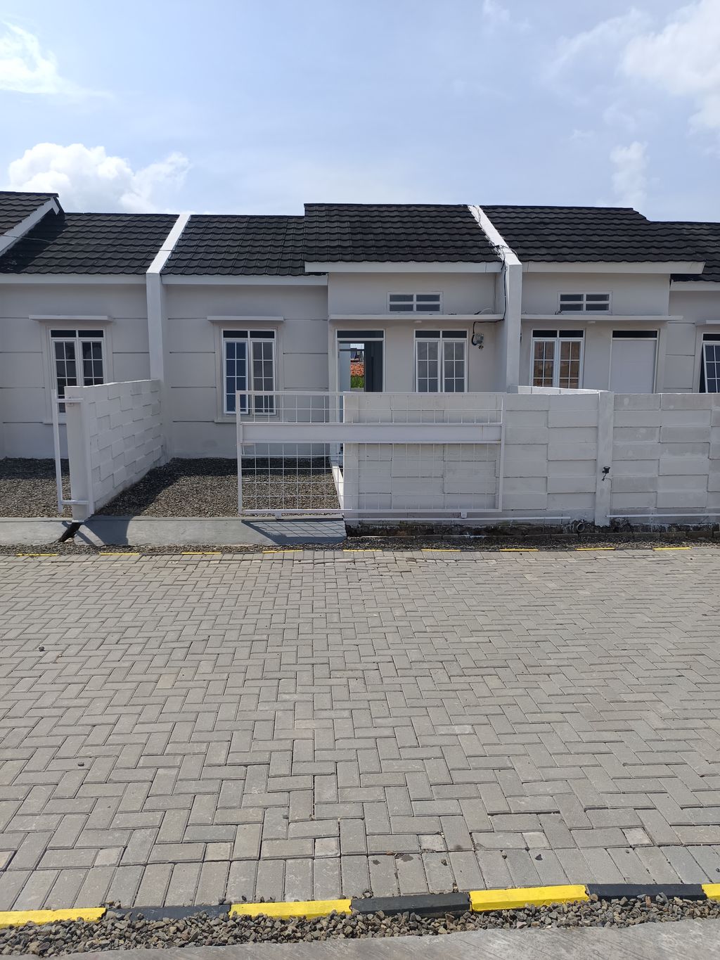 foto contoh rumah perumahan RUMAH NINGRAT INDRAMAYU 2