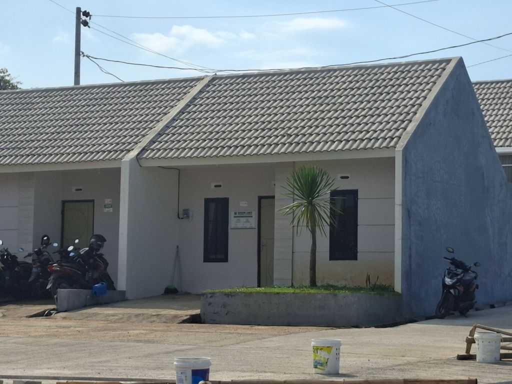 foto contoh rumah perumahan Nawasena Cluster