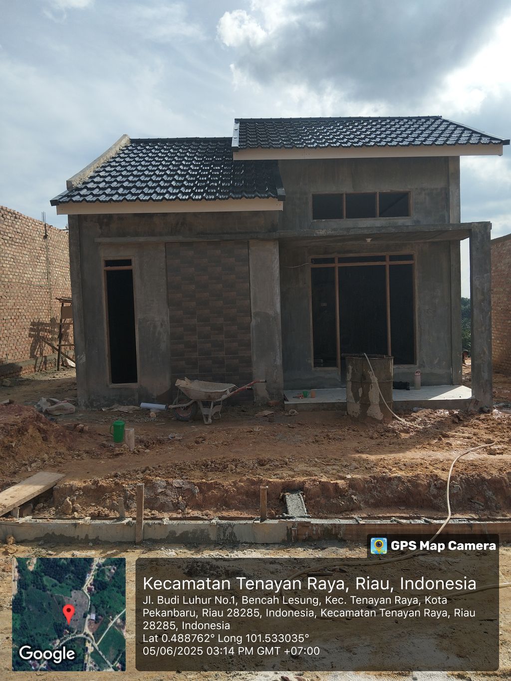 foto contoh rumah perumahan Lestari Budi Luhur