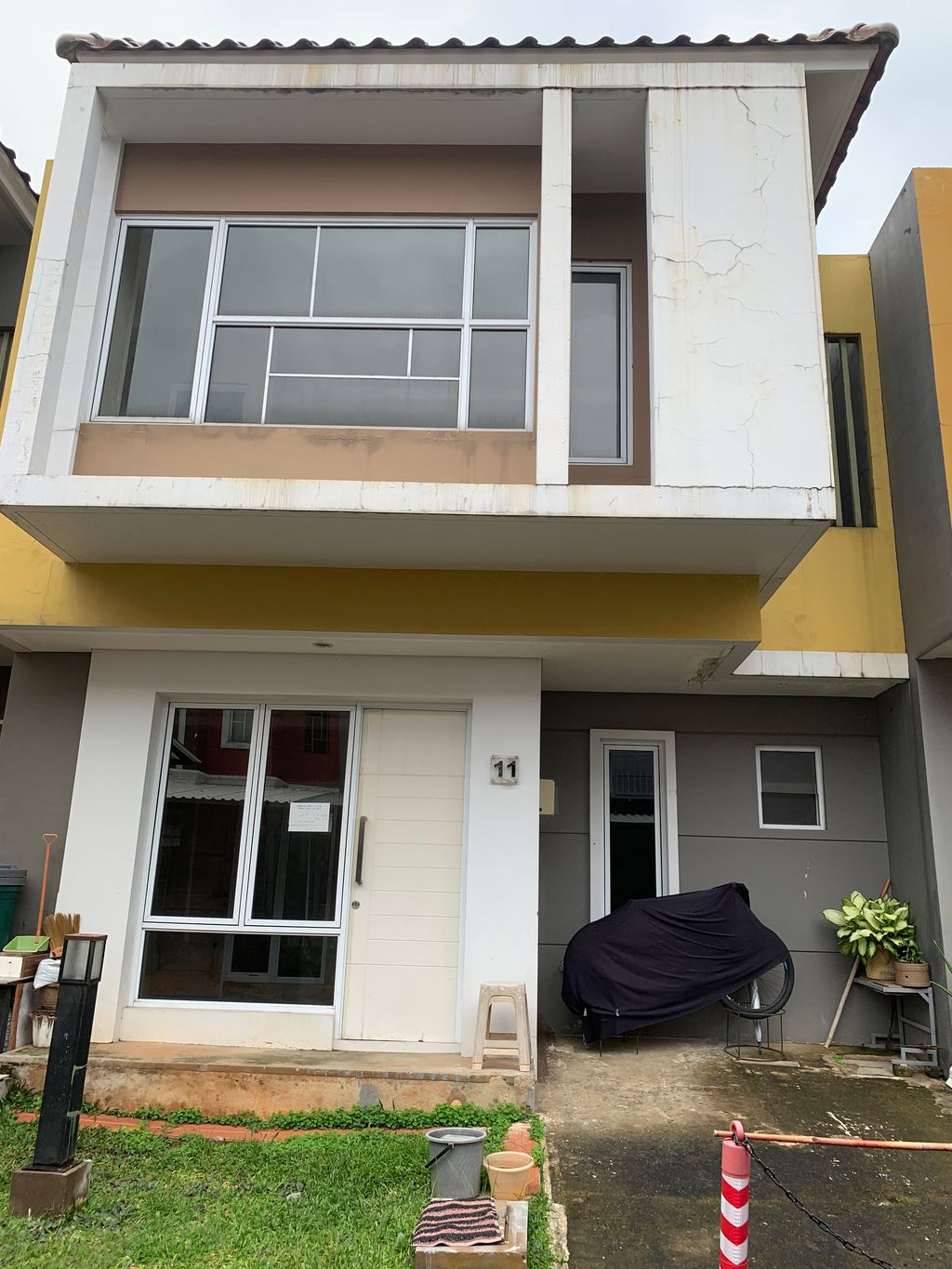 foto tampak rumah tipe BONSAL/11 perumahan CLUSTER MALIBU VILLAGE