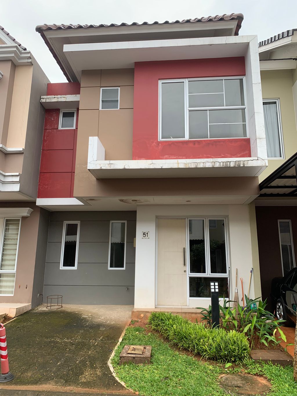 foto tampak rumah tipe FILARE/51 perumahan CLUSTER MALIBU VILLAGE