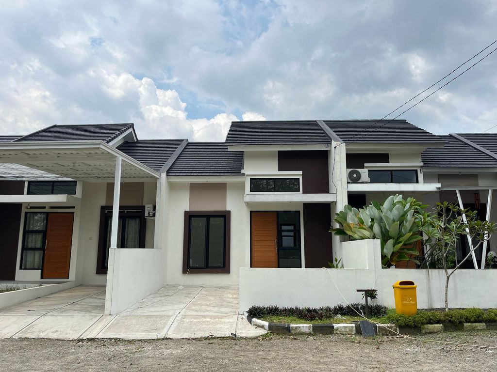 foto tampak rumah tipe Anggrek 49/85 perumahan KEBUN RAYA RESIDENCE