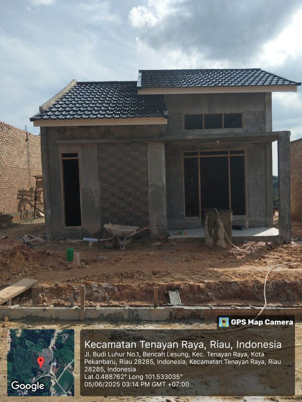 foto tampak rumah tipe RSH 36 perumahan Lestari Budi Luhur
