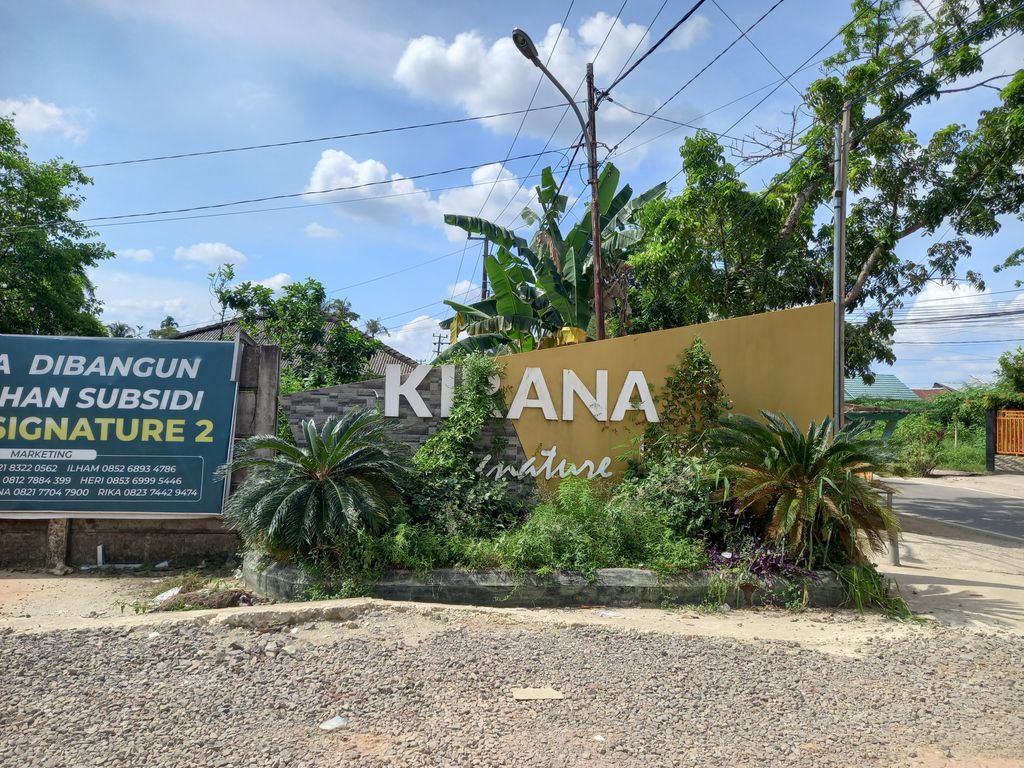 foto gerbang perumahan Kirana Signature 2