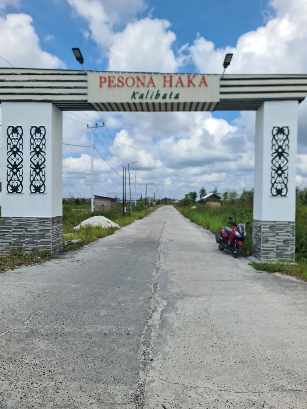 foto gerbang perumahan GRIYA PESONA HAKA KALIBATA III