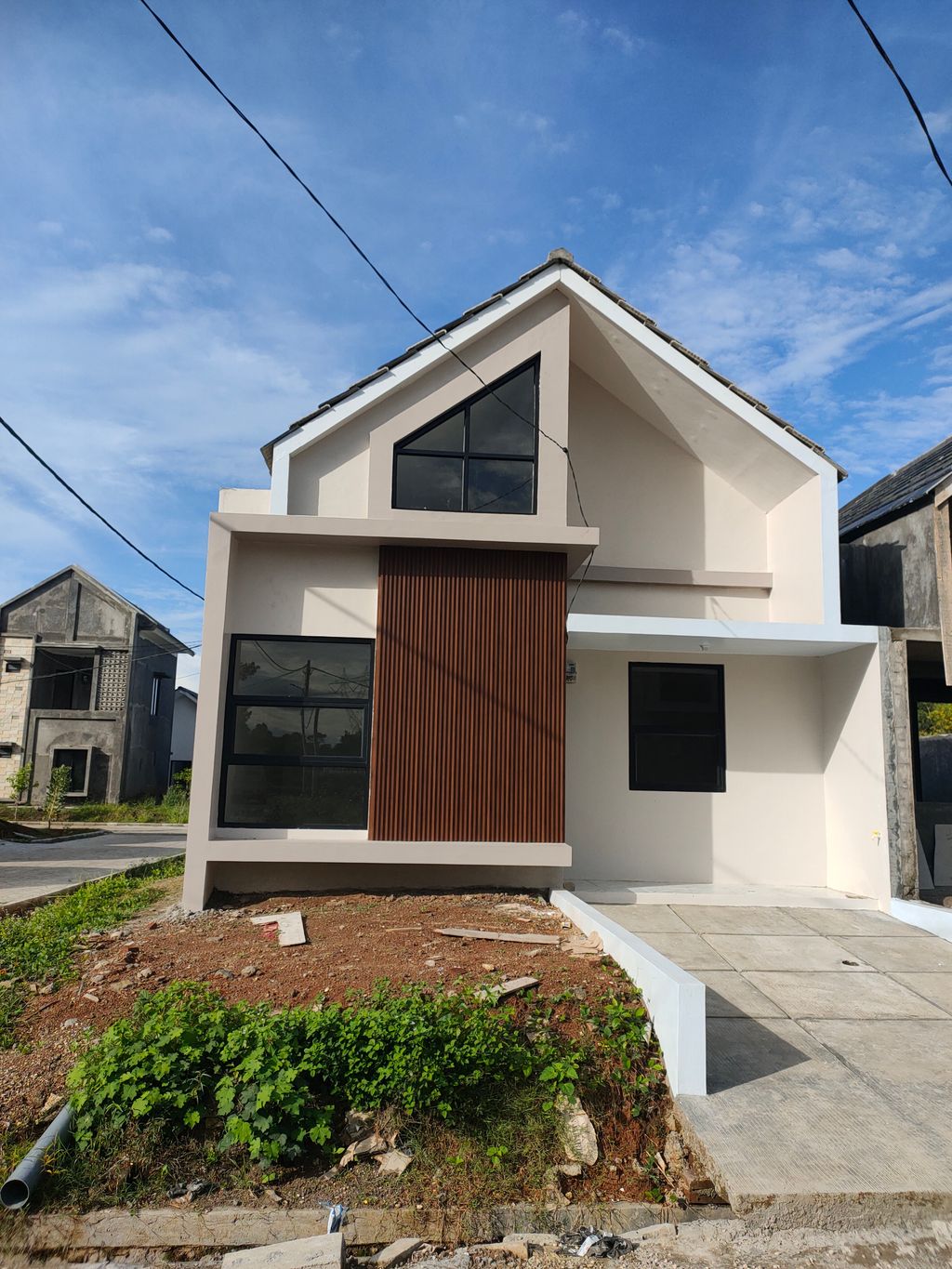 foto tampak rumah tipe RUBY 3 perumahan CLUSTER RUBY