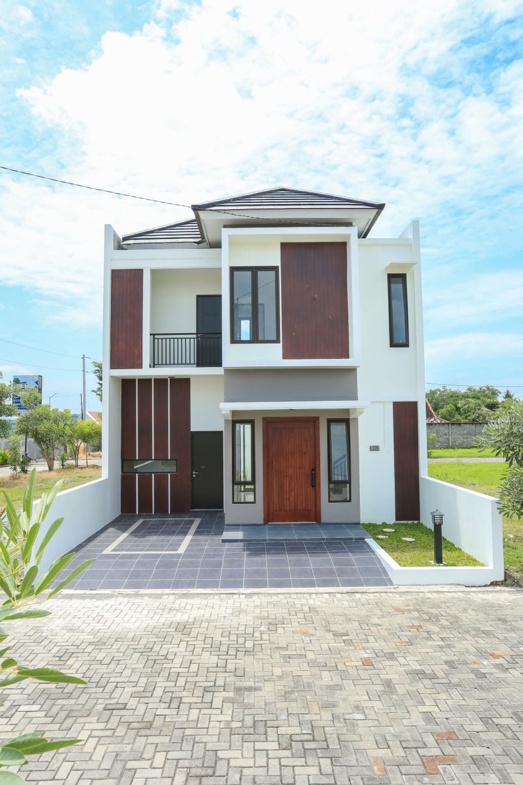 foto tampak rumah tipe Royal Sapphire 88 perumahan Permata Bangunjiwo Regency