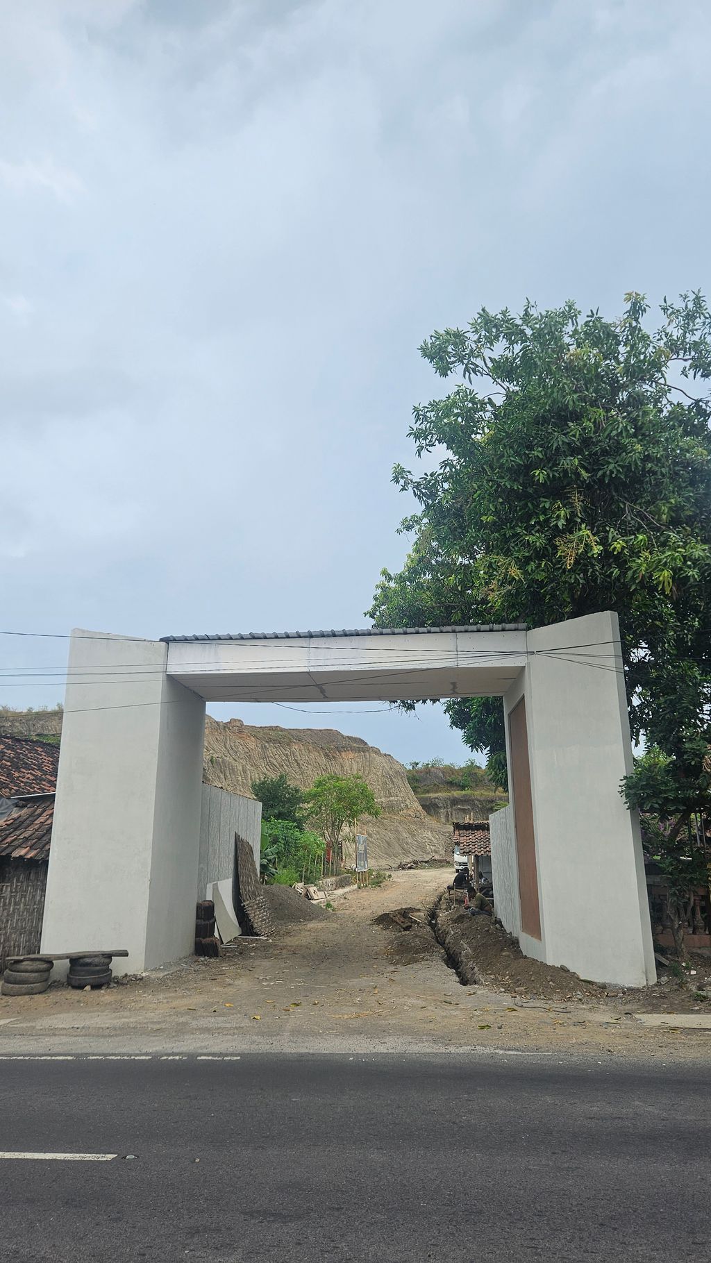 foto gerbang perumahan Kataraya Regency