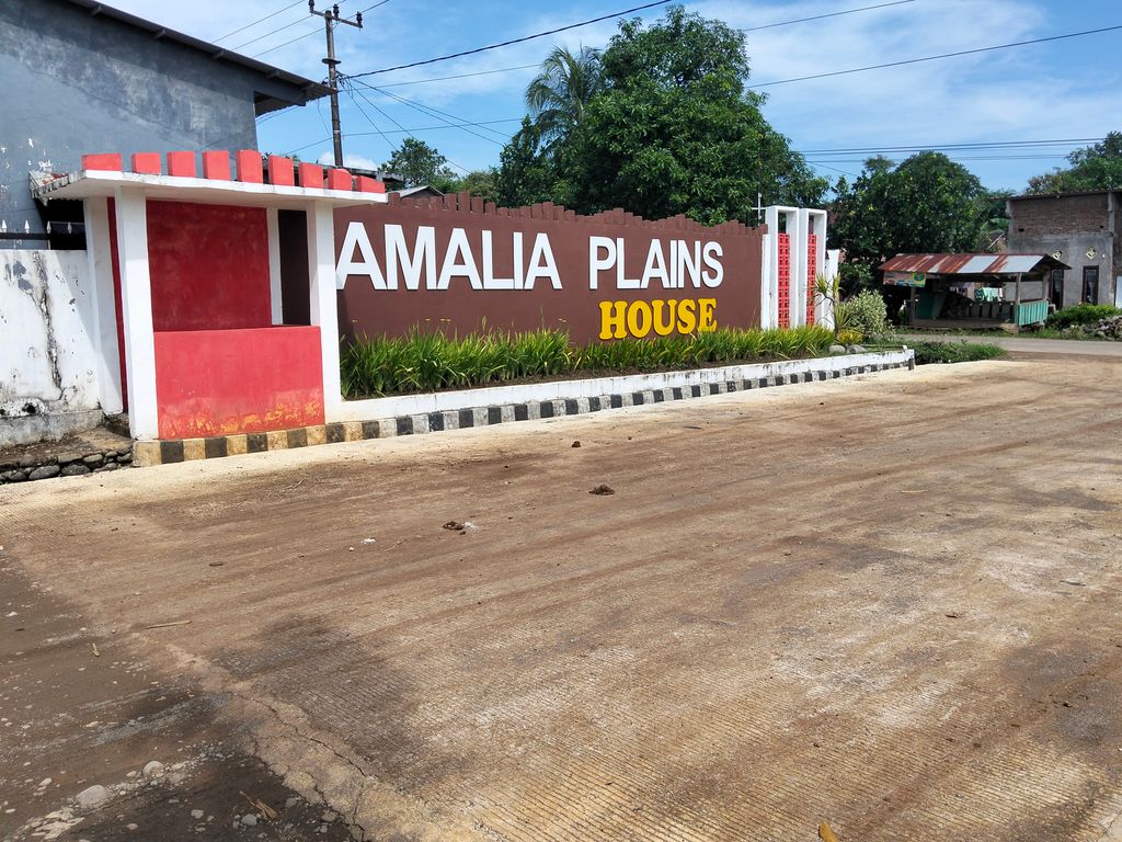 foto gerbang perumahan AMALIA PLAINS HOUSE TAHAP 3