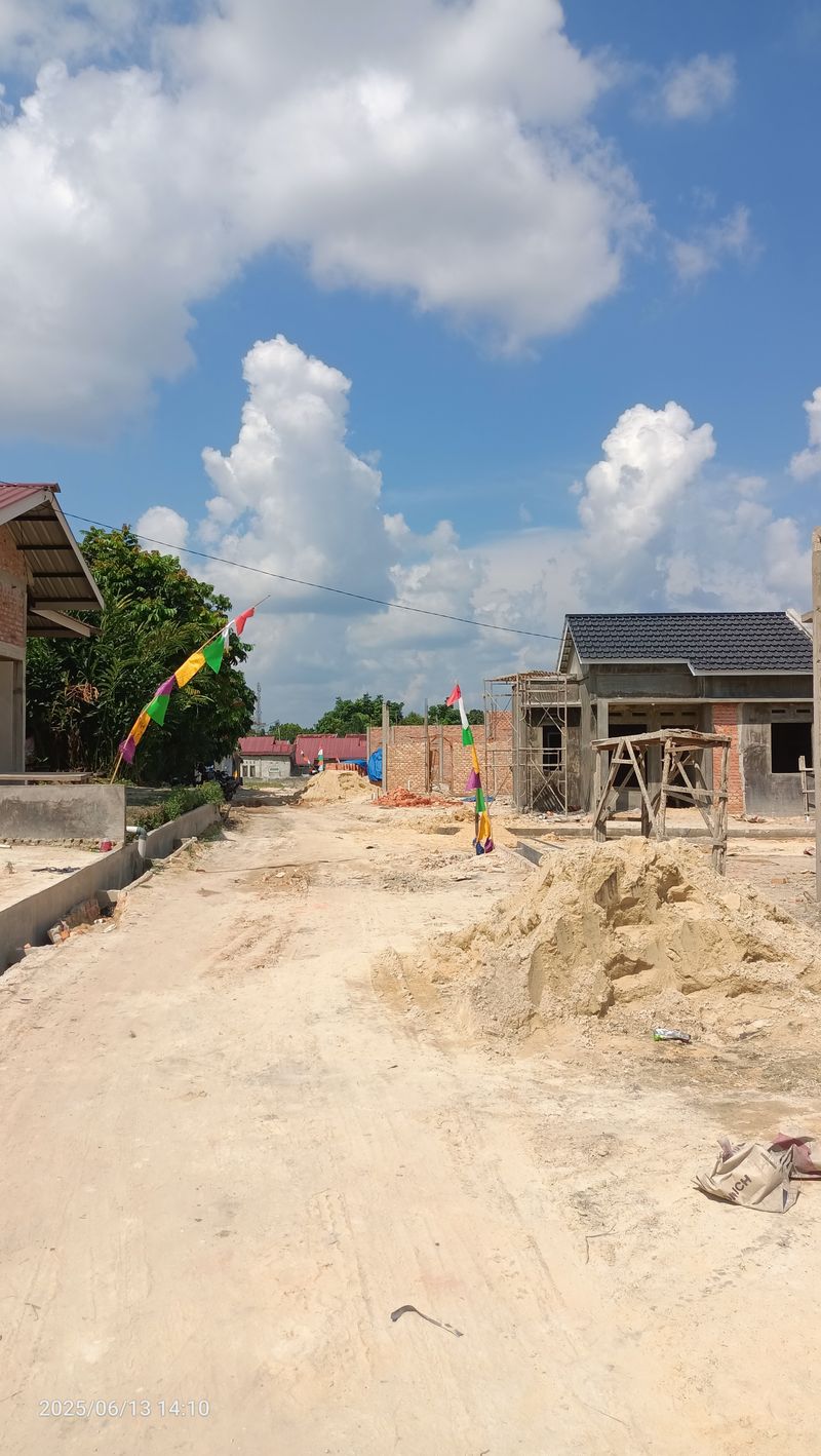 foto posisi tengah perumahan PERUMAHAN GRIYA PURNAMA PENDAWA