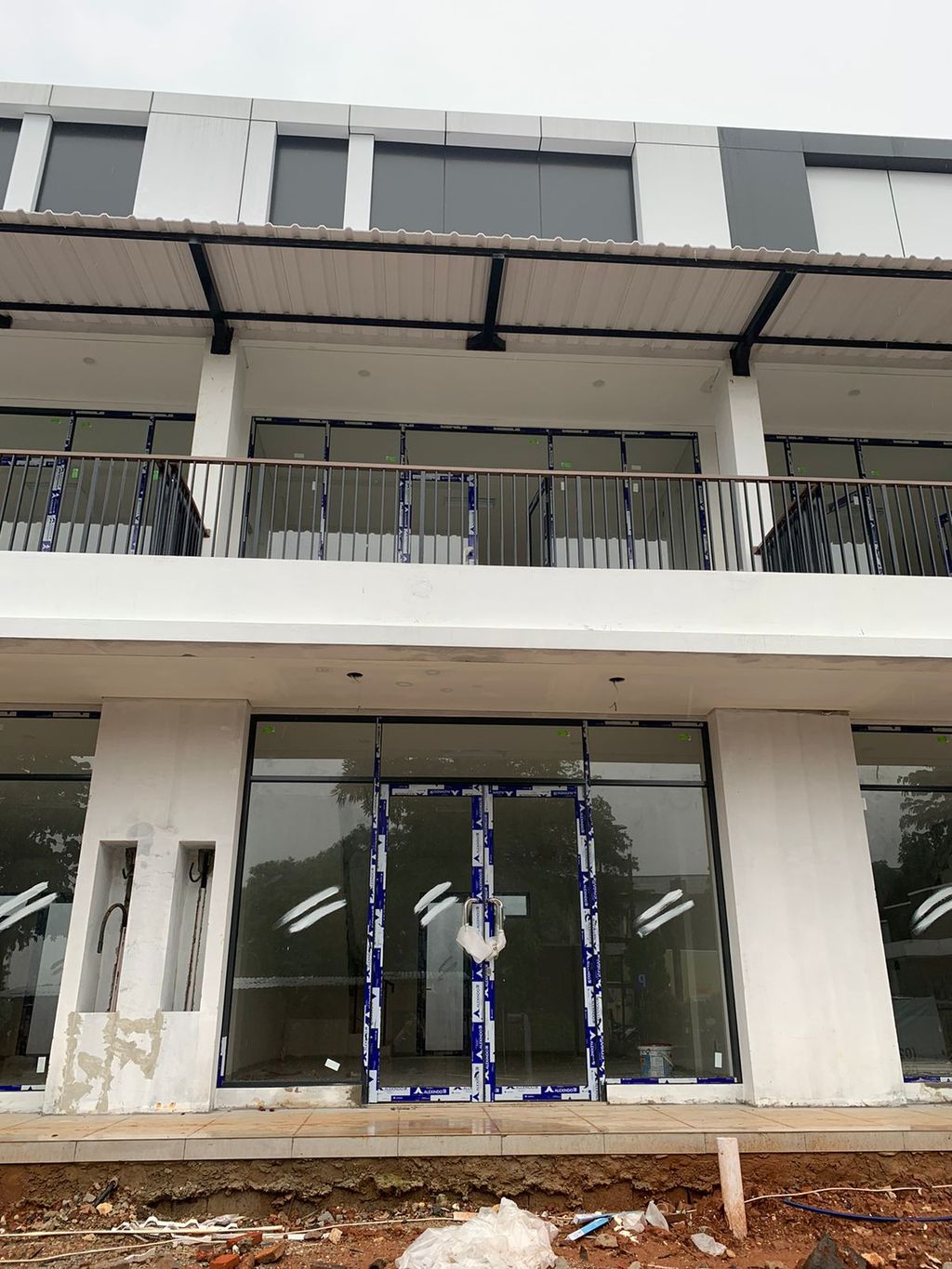 foto tampak rumah tipe 5 STD (2LT) perumahan RUKO SERPONG AVENUE