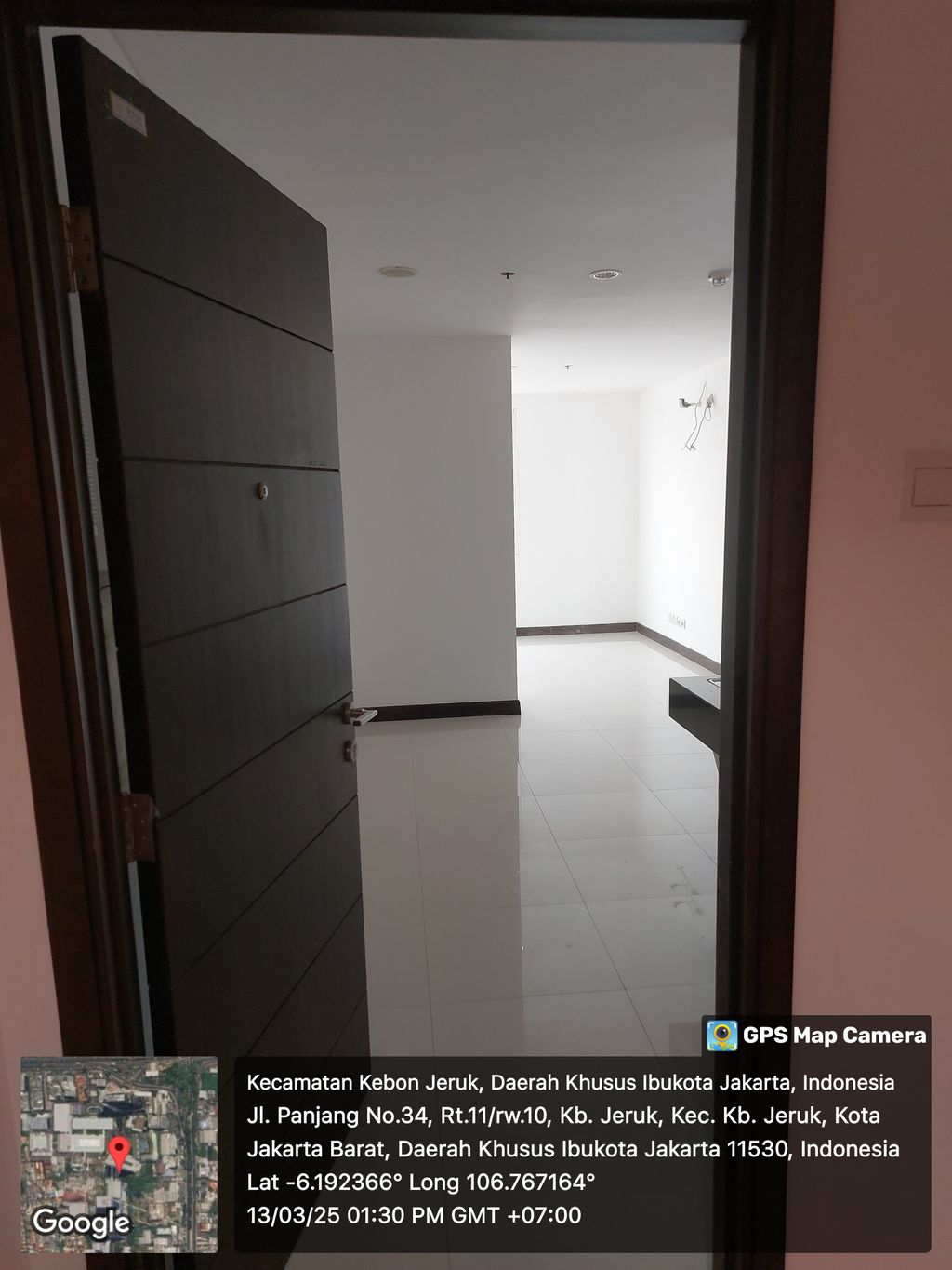 foto tampak rumah tipe 1905 perumahan AKR Gallery West Office Tower & Residences