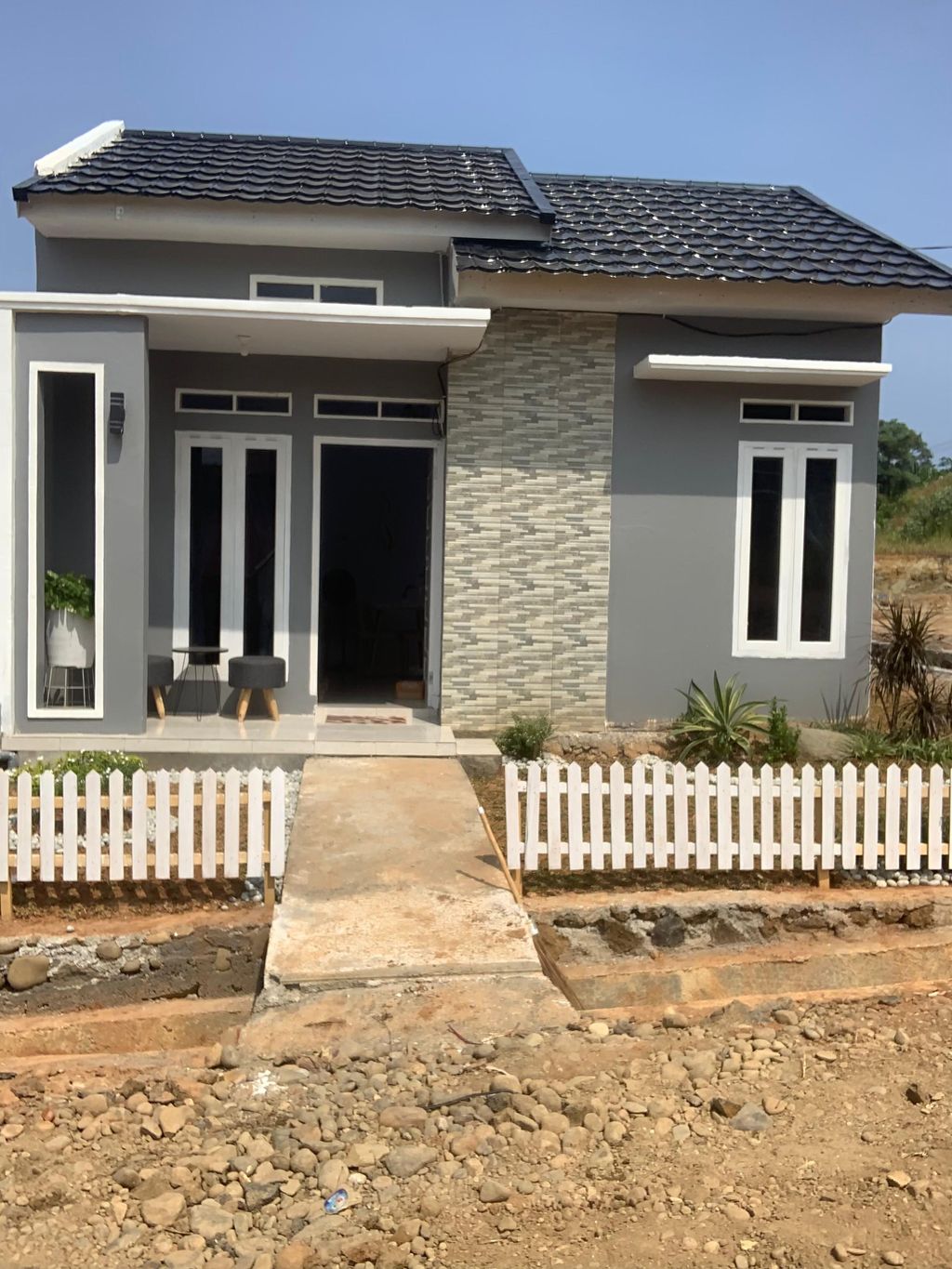 foto tampak rumah tipe 36 perumahan NIKYTA KEMILING PERMAI