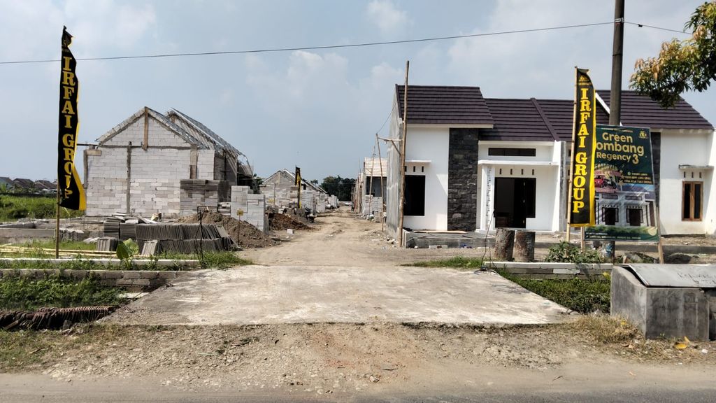 foto gerbang perumahan GREEN JOMBANG REGENCY 3