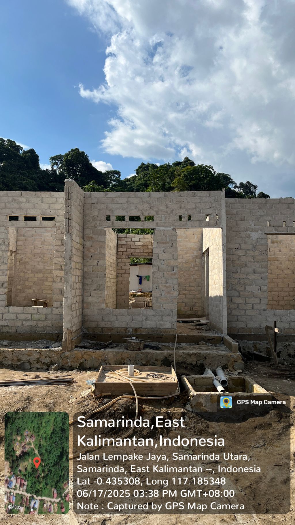 foto contoh rumah perumahan Anger Residence