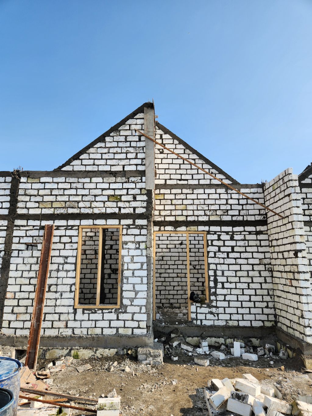 foto contoh rumah perumahan TEBALO TERRACE