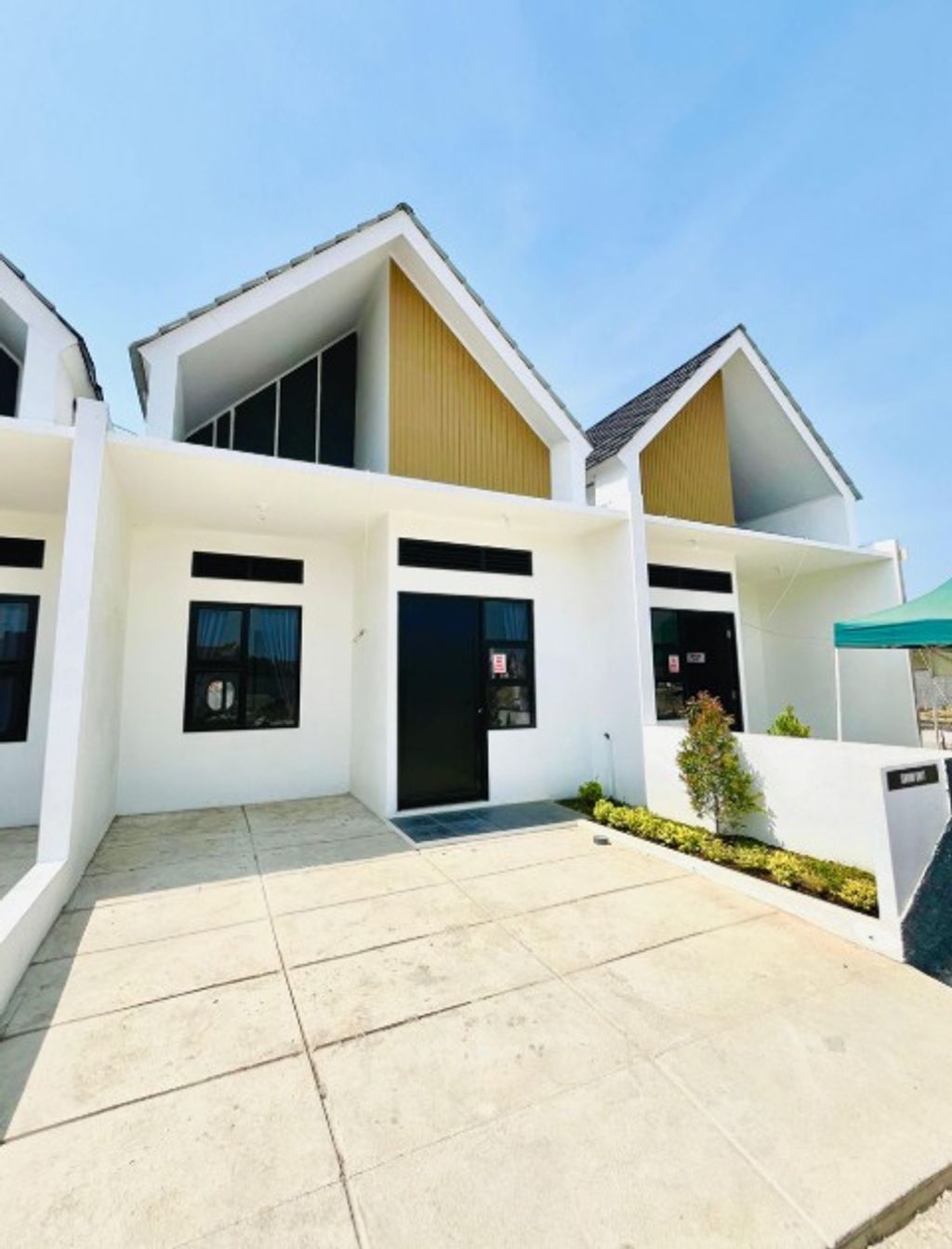 foto tampak rumah tipe 40/96 perumahan Prime Panorama Village