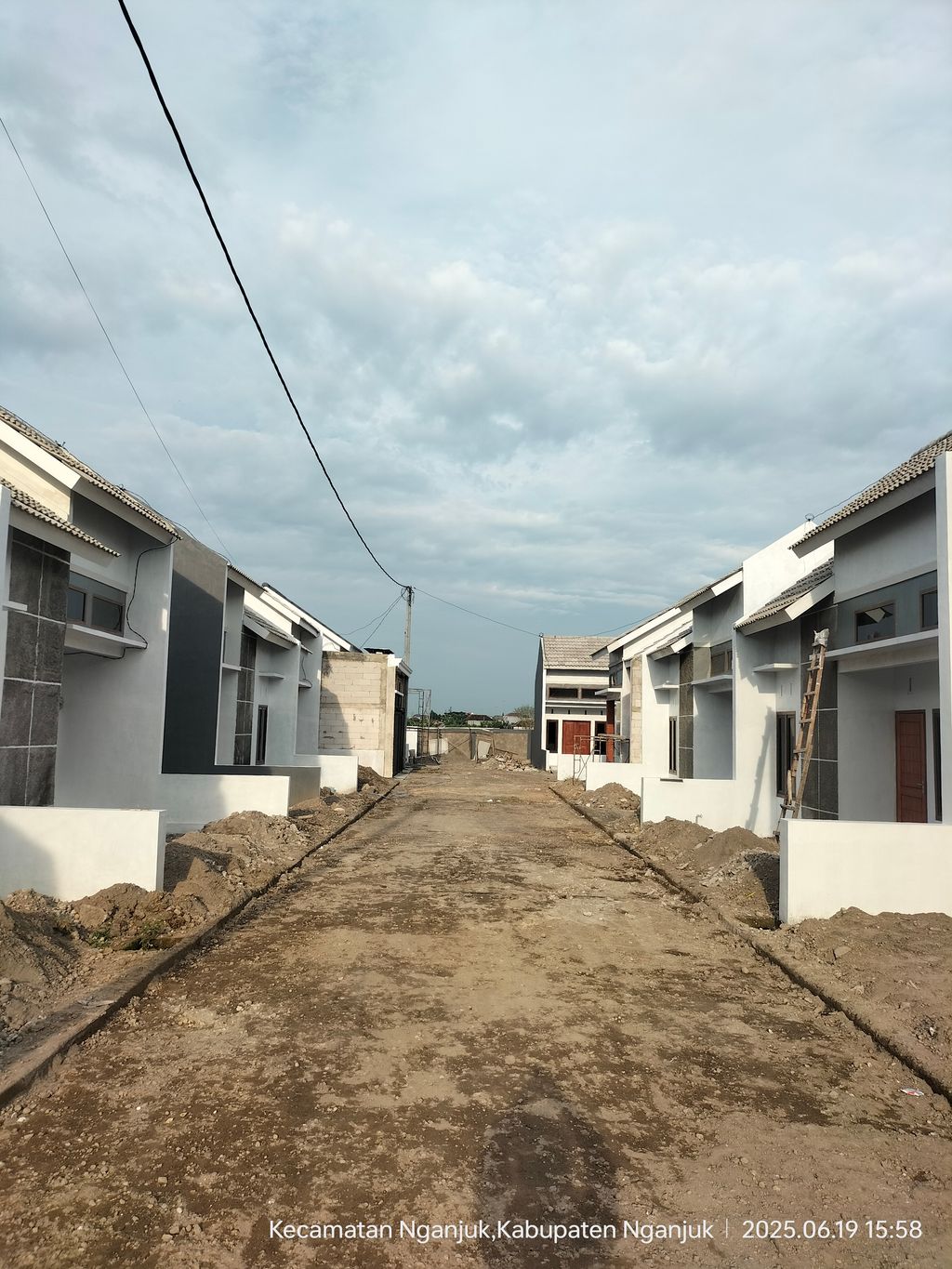 foto posisi tengah perumahan Wilis Park Residence