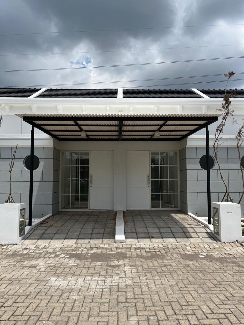 foto tampak rumah tipe Verona perumahan Grand Village