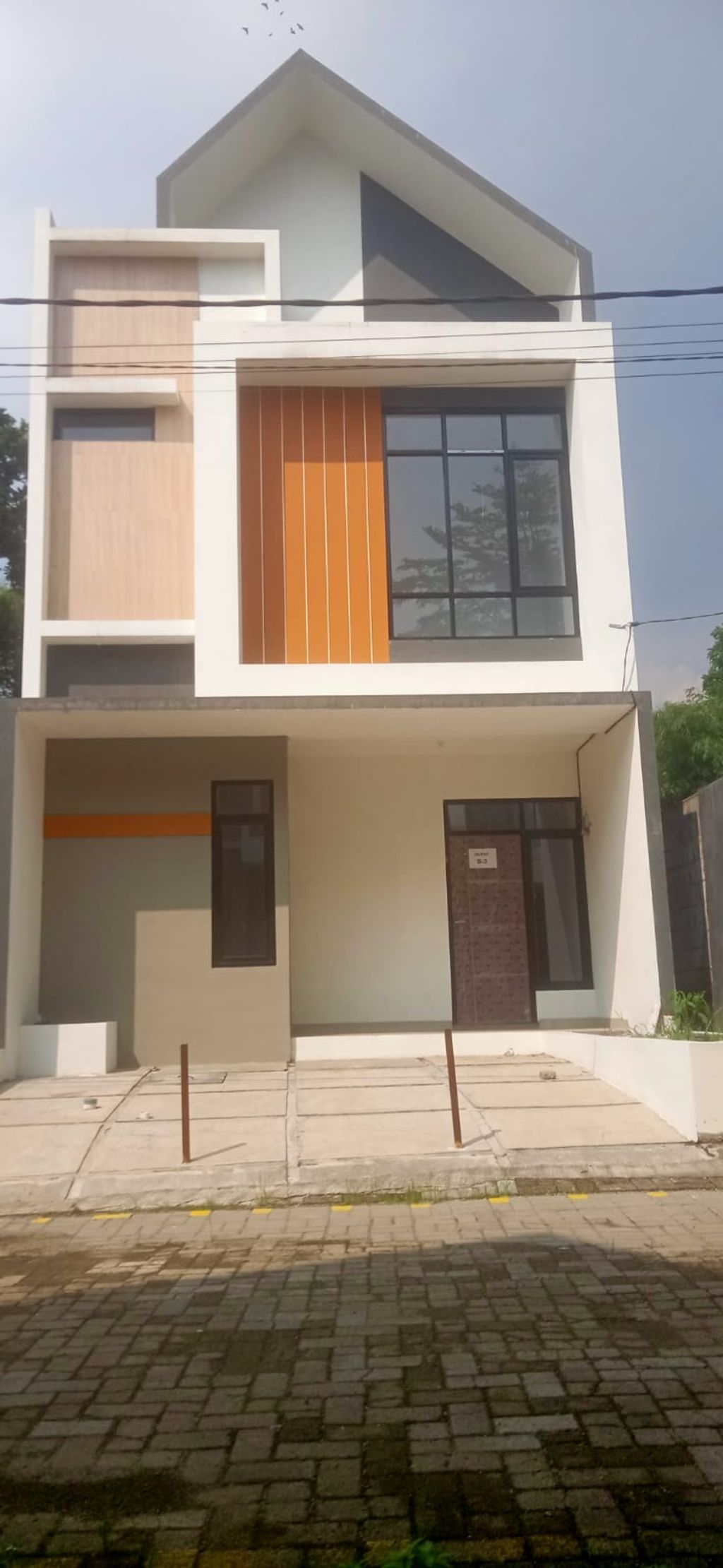 foto tampak rumah tipe 47 Compact (3 kamar) (441) perumahan G-Land Katapang Residence 2