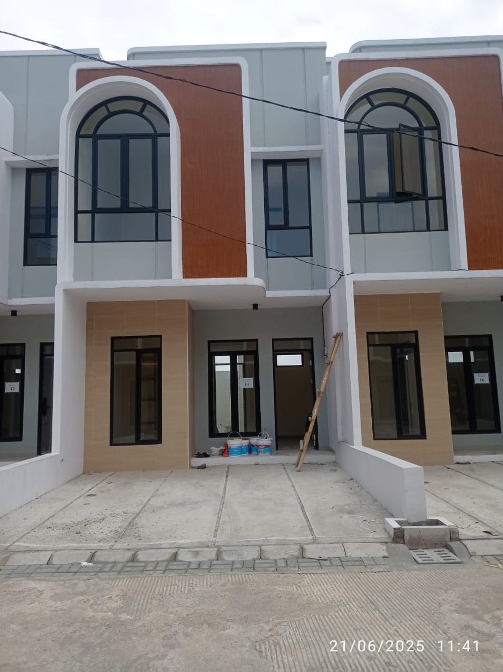 foto tampak rumah tipe 43 Compact 3 Kamar HC (485) perumahan G-Land Ciwastra Park 2