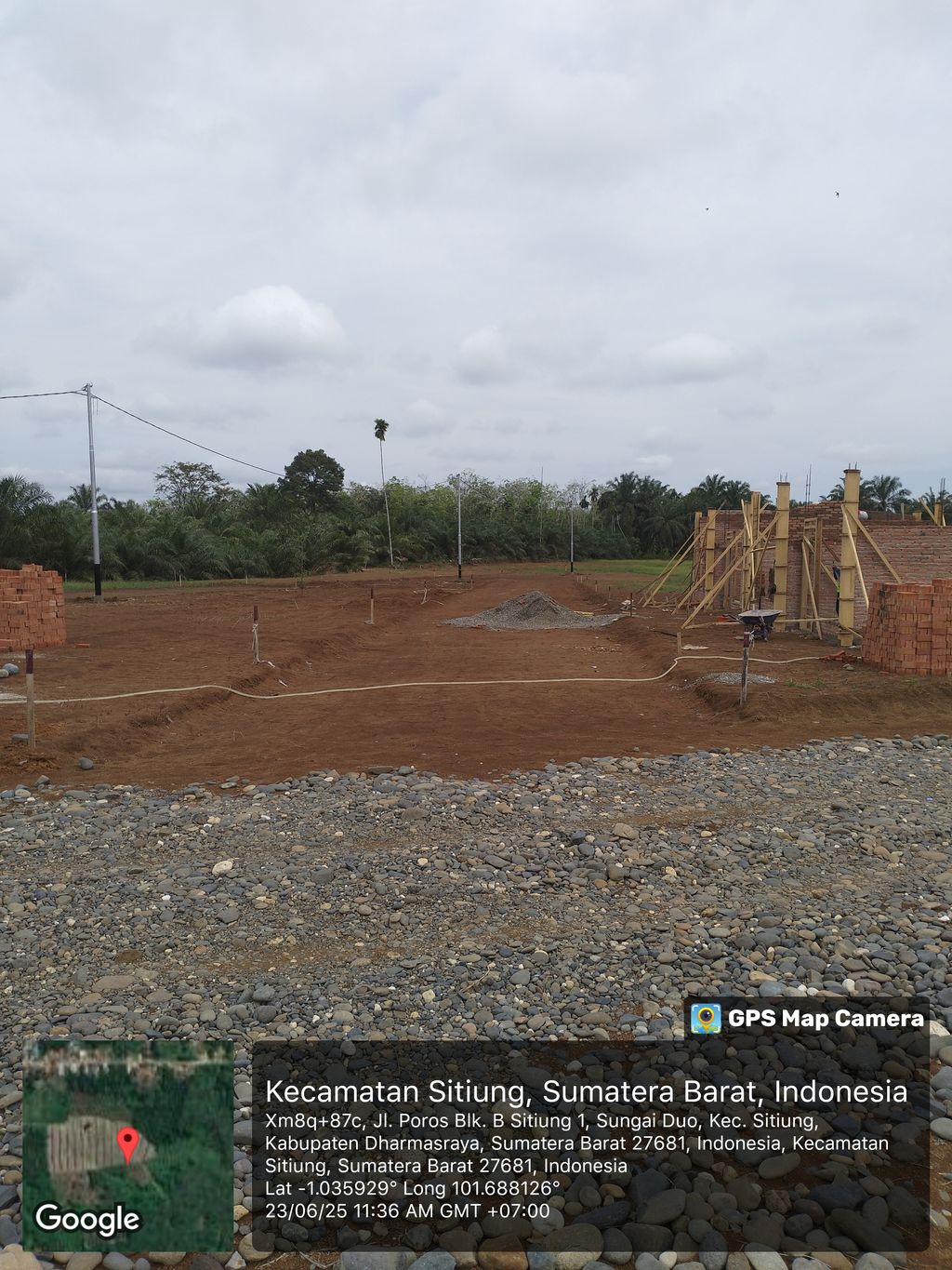 foto posisi tengah perumahan PERUMAHAN MUTIARA GARDEN 4