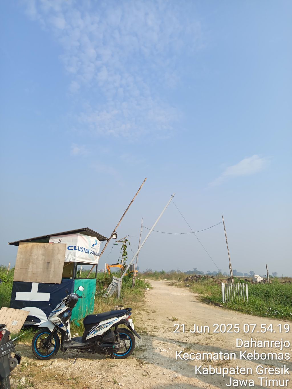 foto gerbang perumahan Golden East North Boulevard Tahap II